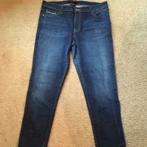 Women's Levi Jeans